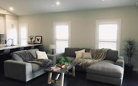 Executive Villa, Private 2 Bedroom In Ideal Location